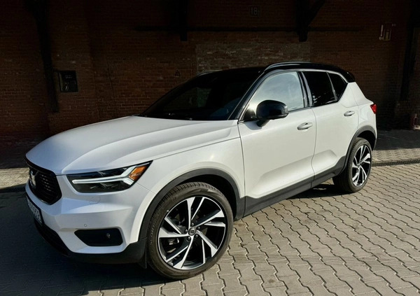 Volvo XC 40 cena 149990 przebieg: 9300, rok produkcji 2021 z Pabianice małe 407